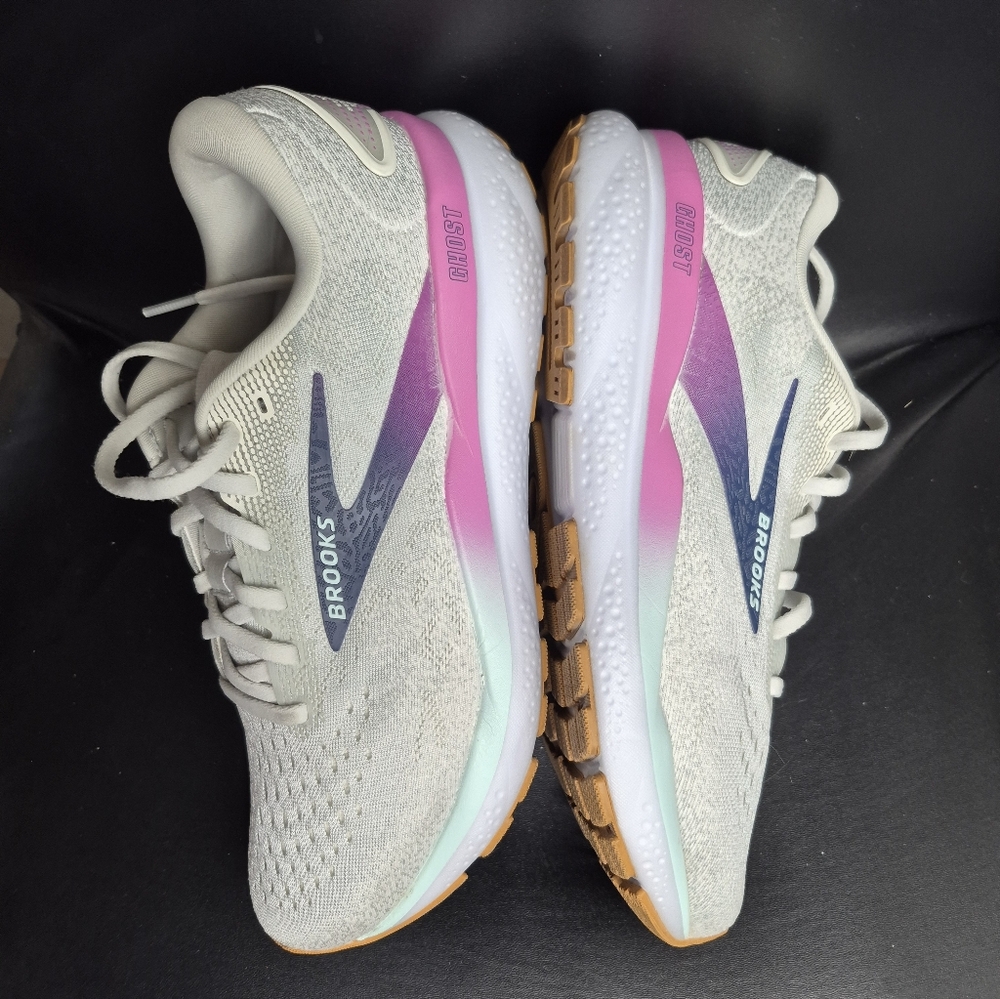 Brooks Ghost 16 Wom Size 10 (D)WIDE  Grey/Pink - Picture 3 of 7
